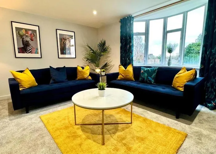 Ground Floor - Near The Beach - 3 Bedroom - New -